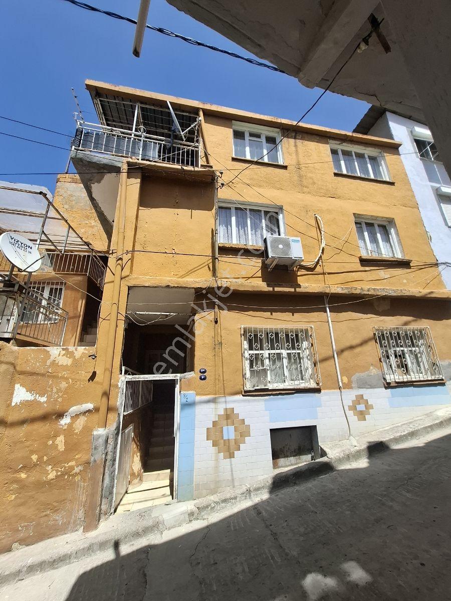 Konak Güney Mahallesinde 3 Adet 2+1 Daireli Satılık Bina