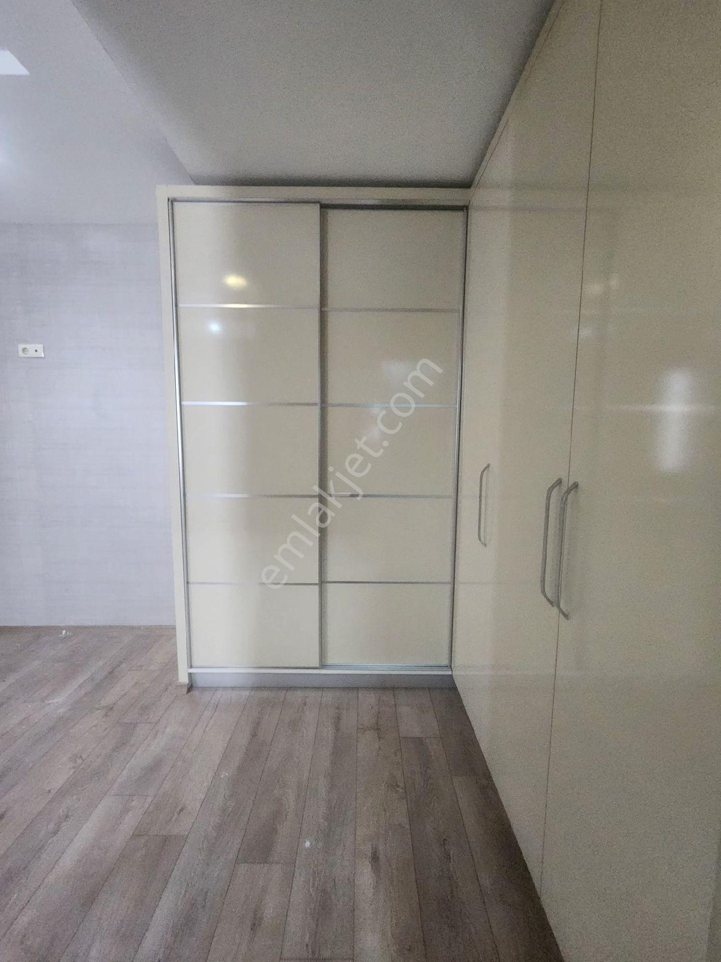 Rastgeldi Gayrimenkul'den Satılık Site İçerisinde 4+1 Daire - Görsel 6