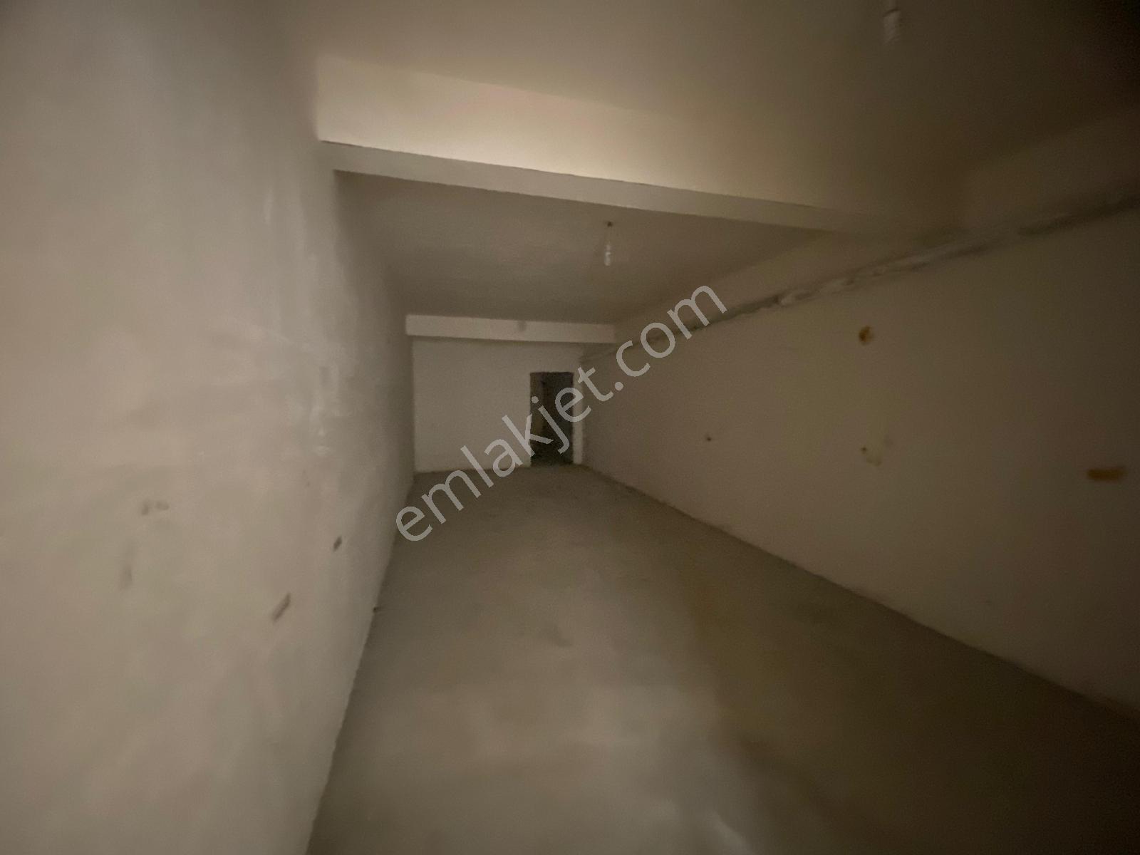 Bağlıca'da Süper Konumda Cadde Üzerinde Satılık Köşe Dükkan - Görsel 17