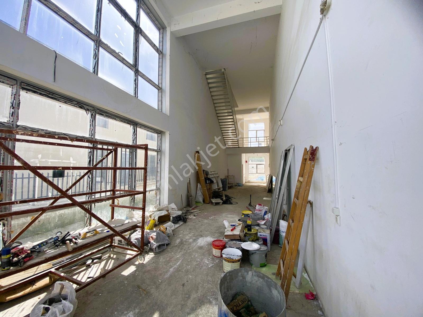 Bağlıca'da Süper Konumda Cadde Üzerinde Satılık Köşe Dükkan - Görsel 12