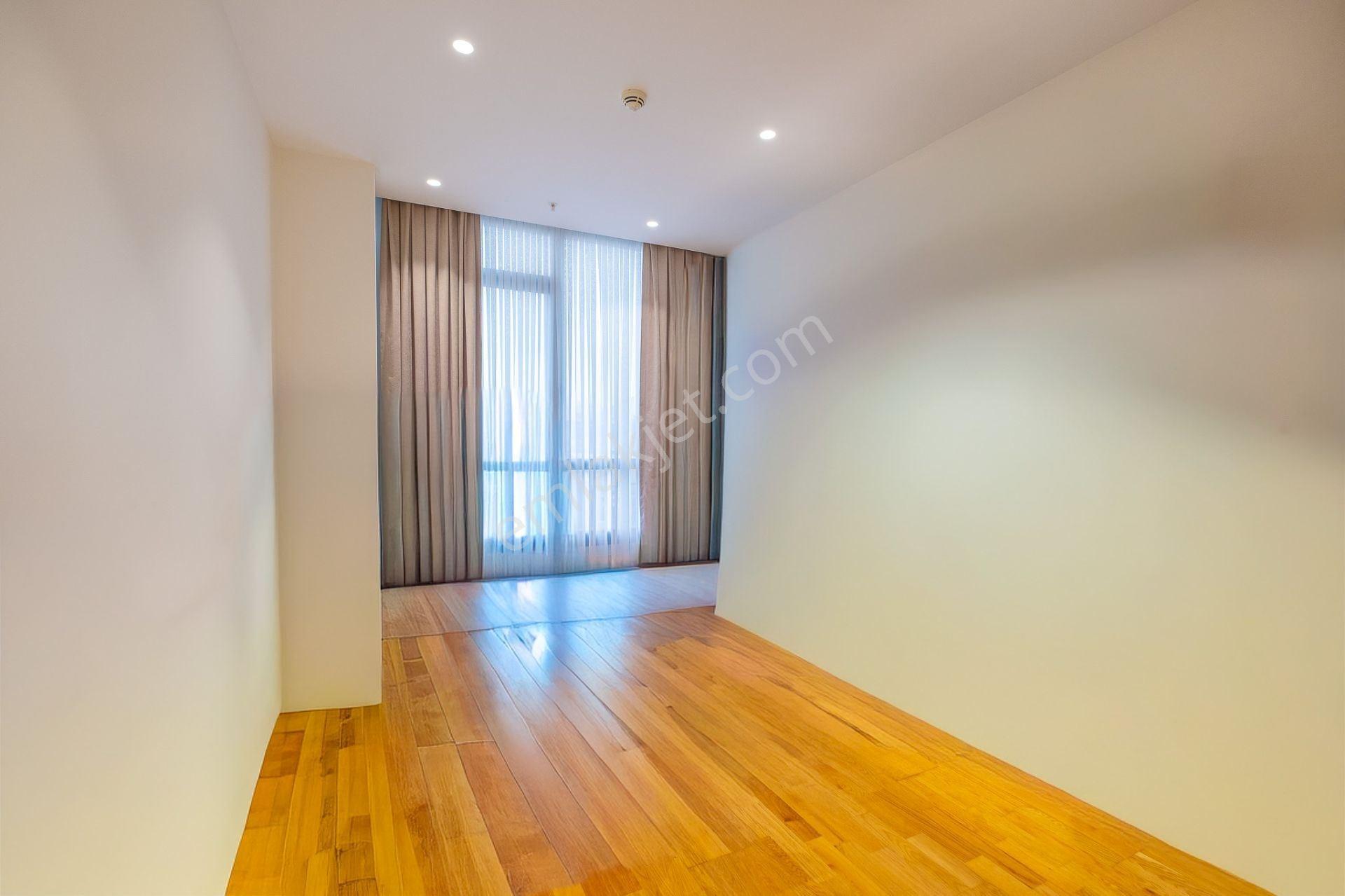 Bahçeşehir Park 'ta Özel Dizaynlı Satılık 4.5 +1 Daire - Görsel 18