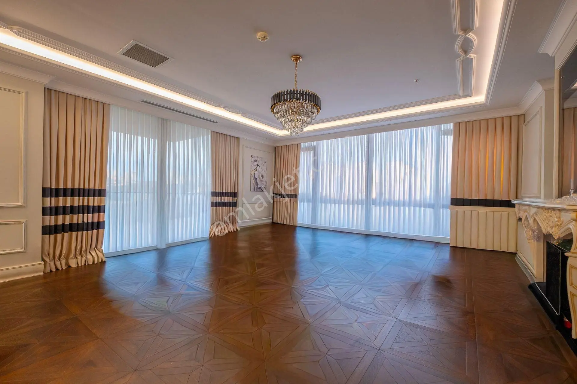 Bahçeşehir Park 'ta Özel Dizaynlı Satılık 4.5 +1 Daire - Görsel 3