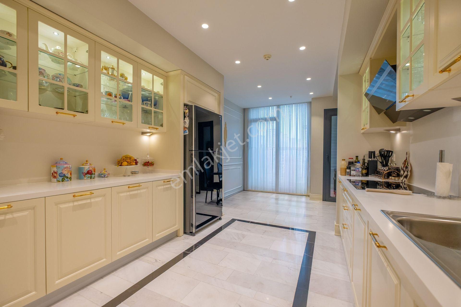 Bahçeşehir Park 'ta Özel Dizaynlı Satılık 4.5 +1 Daire - Görsel 6