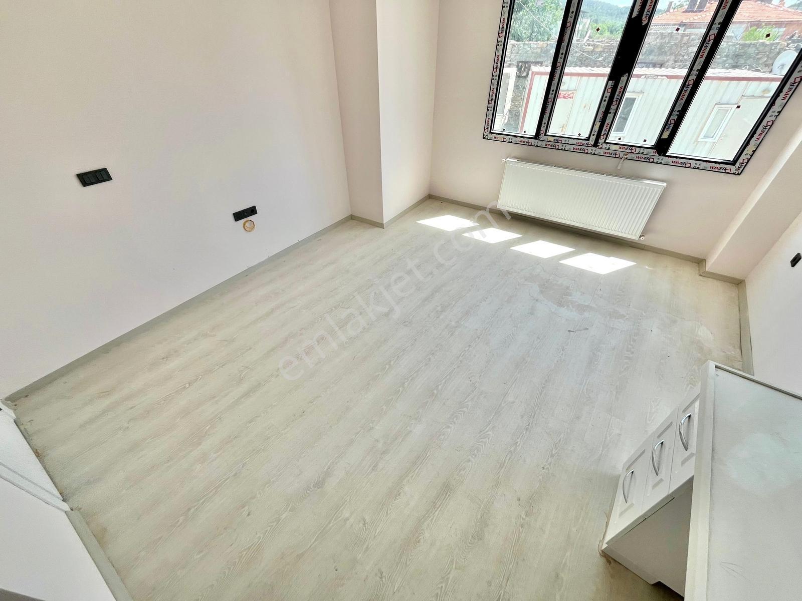 Gümüş'den Zeytinli'de Ön Cephe Kapalı Otoparklı Sıfır 2+1 Daire - Görsel 17