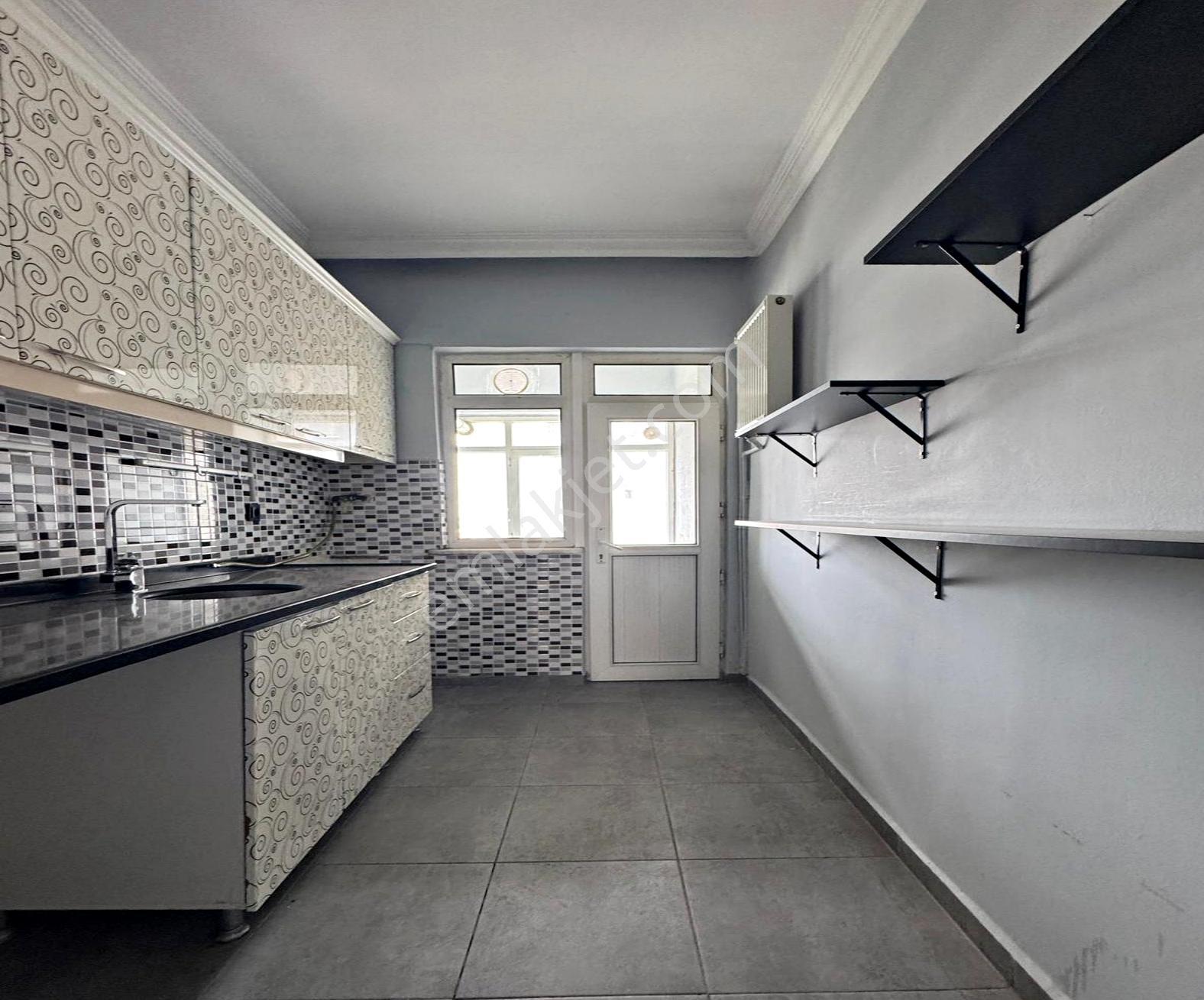 Beylikdüzü Barış Mahallesin De Masrafsız 3+1 Satılık Daire - Görsel 5