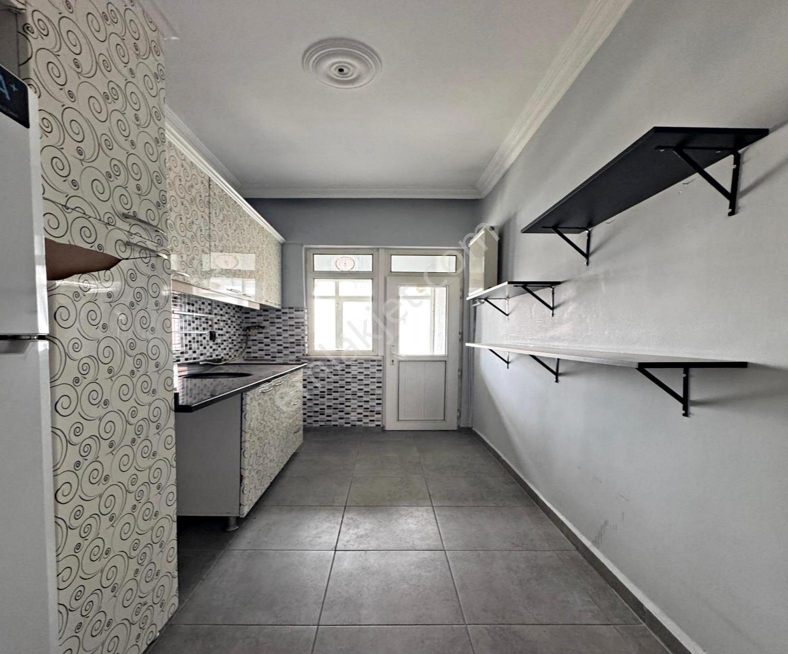 Beylikdüzü Barış Mahallesin De Masrafsız 3+1 Satılık Daire - Görsel 7