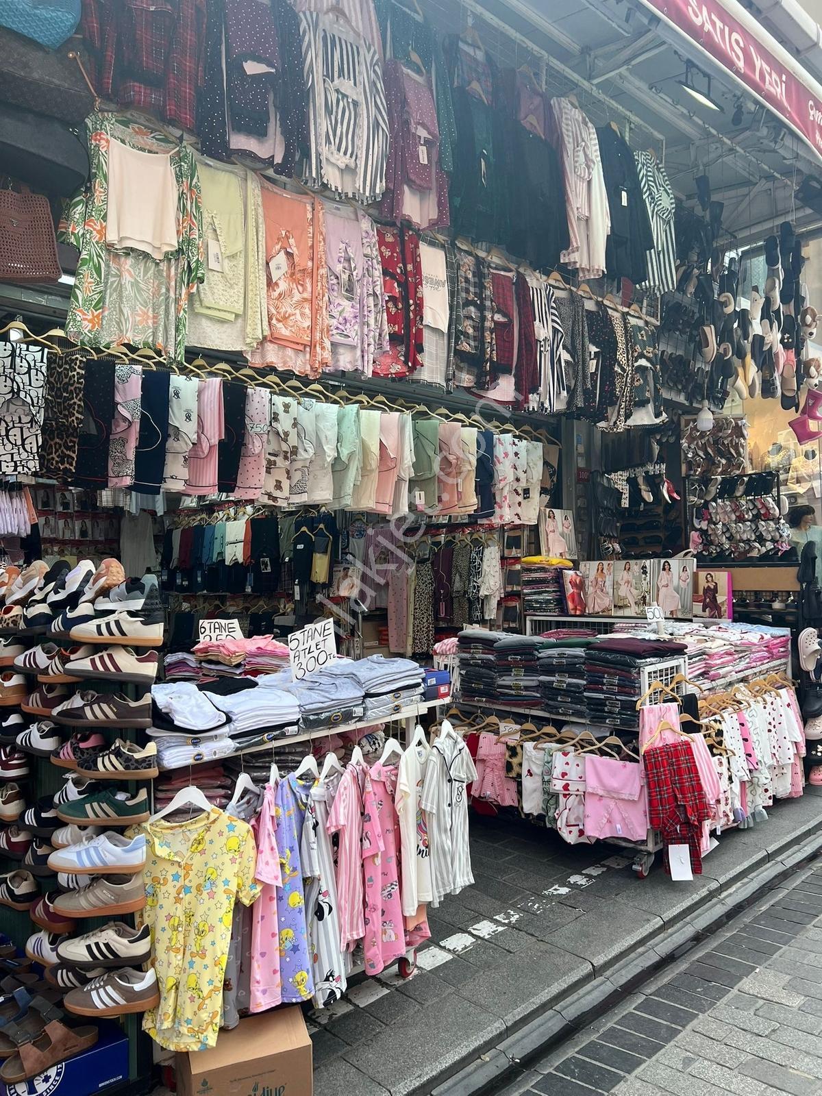 Fatih Eminönü Mahmutpaşa Da Satılık Mağaza Dükkan