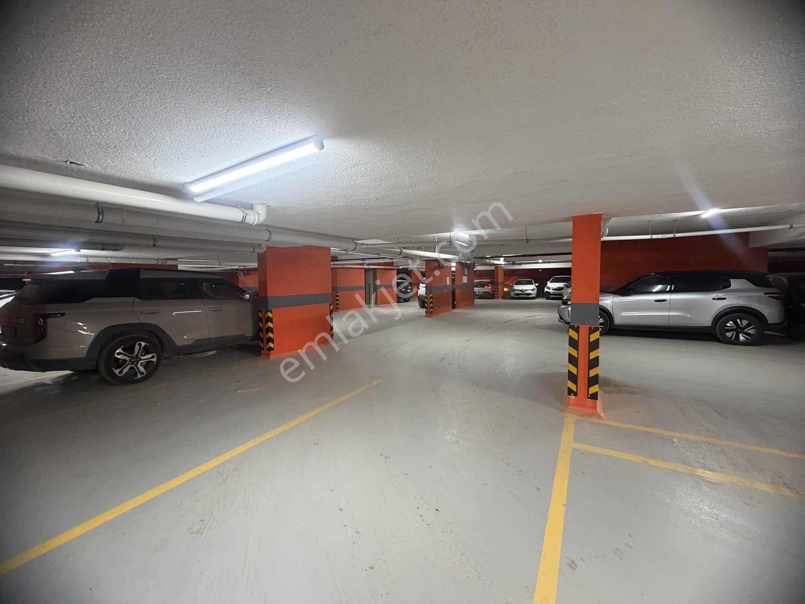 Altunizade'de Merkezi Konumda Sitede Yeni Yaşam... Net 90 M2 3+1 - Görsel 26