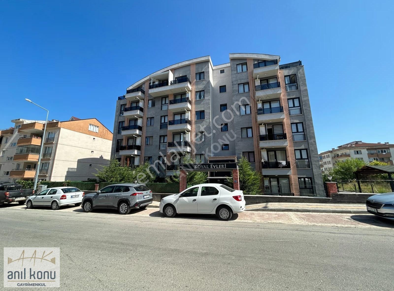 Anıl Konu'dan Royal Evlerinde 2+1 Eşyalı Dubleks Satılık Daire