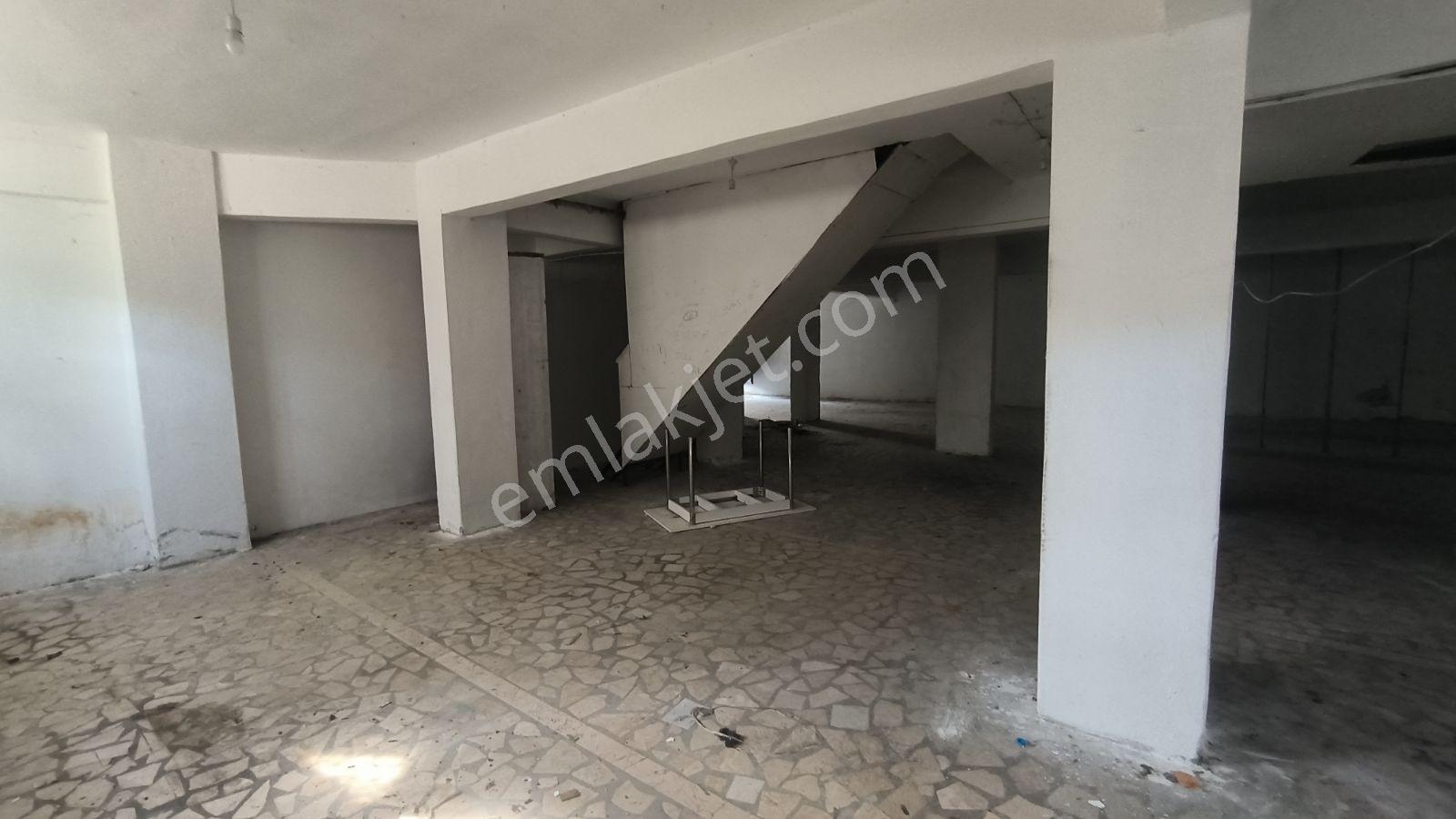 Master Realtor'den Eriklide 350 M2 Kiralık Depo - Görsel 8