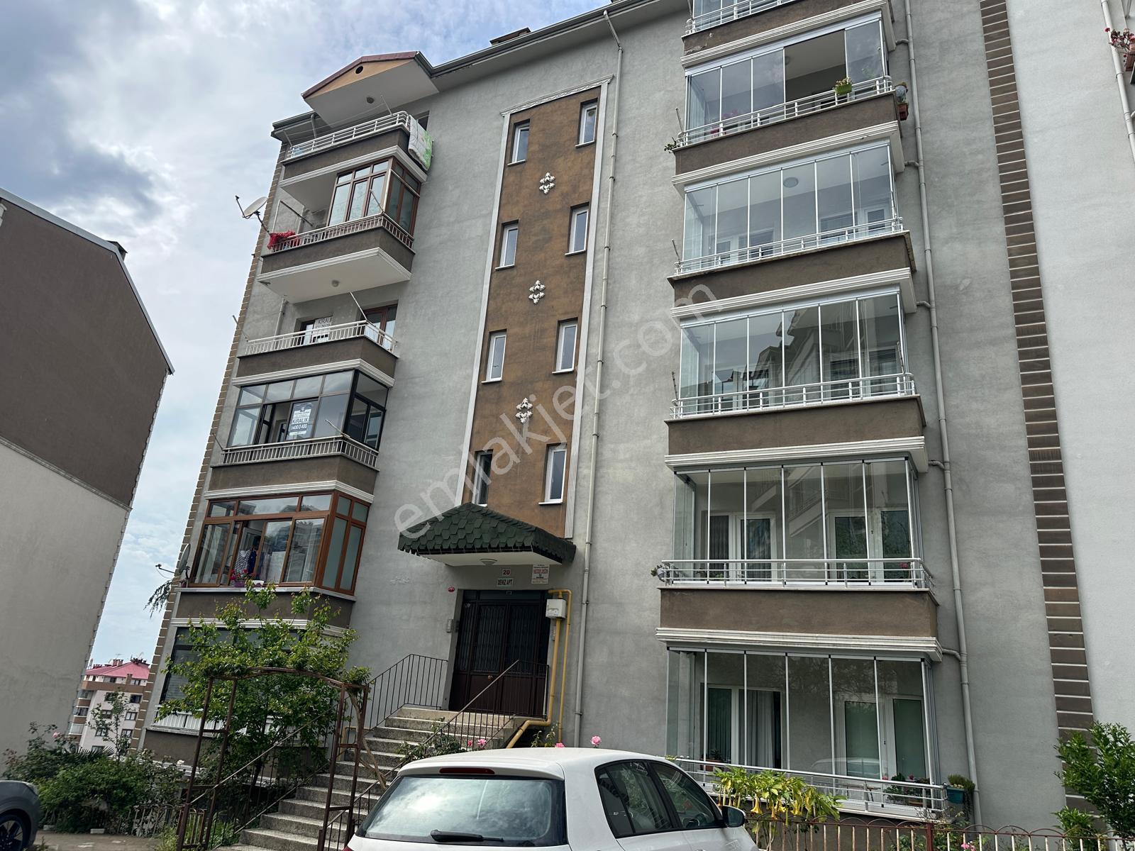 Karşıyaka Da Deniz Manzaralı Kiralık Daire - Görsel 19