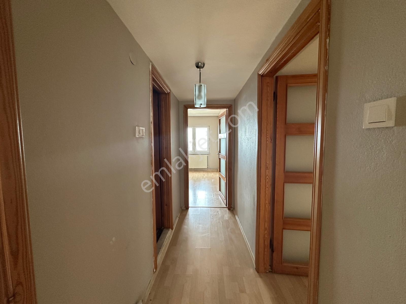 Karşıyaka Da Deniz Manzaralı Kiralık Daire - Görsel 13