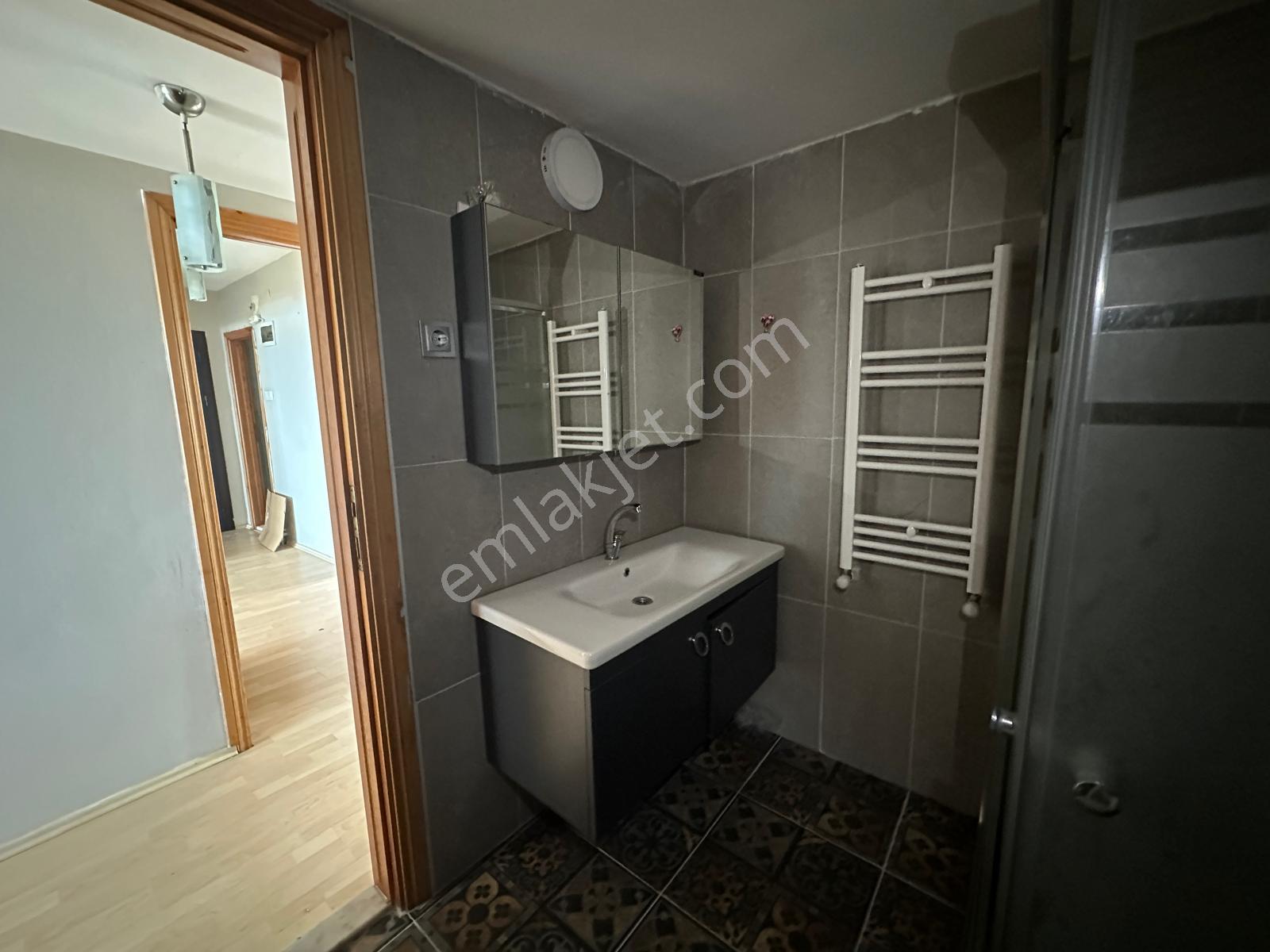 Karşıyaka Da Deniz Manzaralı Kiralık Daire - Görsel 15