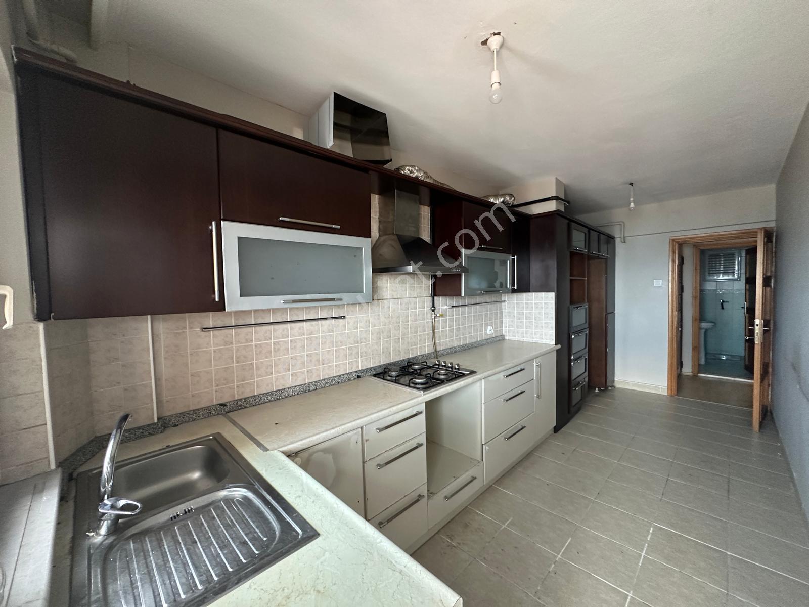 Karşıyaka Da Deniz Manzaralı Kiralık Daire - Görsel 4