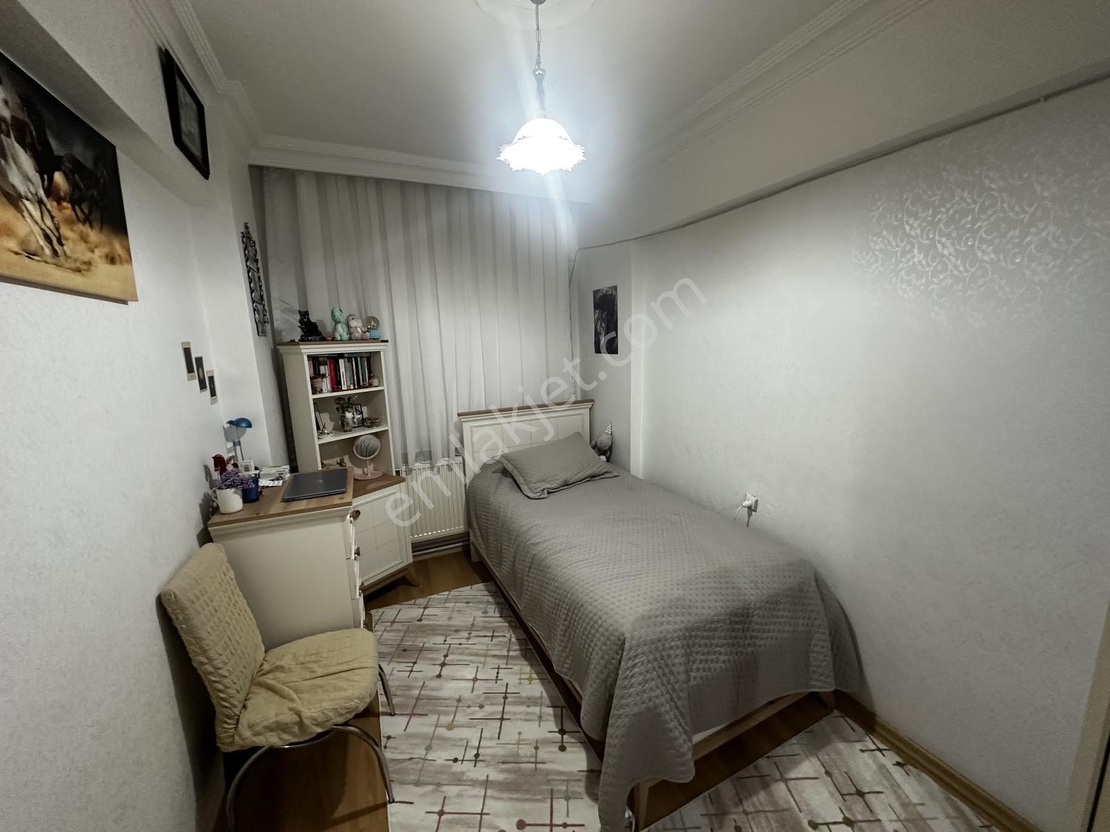 Gazikent Mahallesinde Satılık Geniş Bakımlı 3+1 Daire - Görsel 9