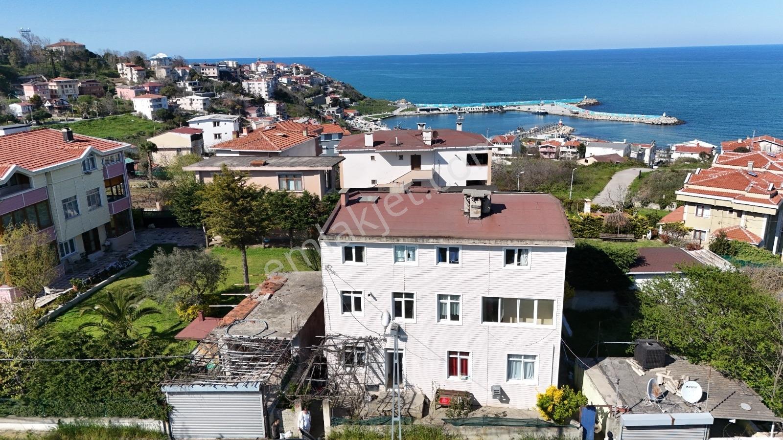 Arnavutköy Karaburun'da Deniz Manzaralı Satılık Villa - Görsel 2