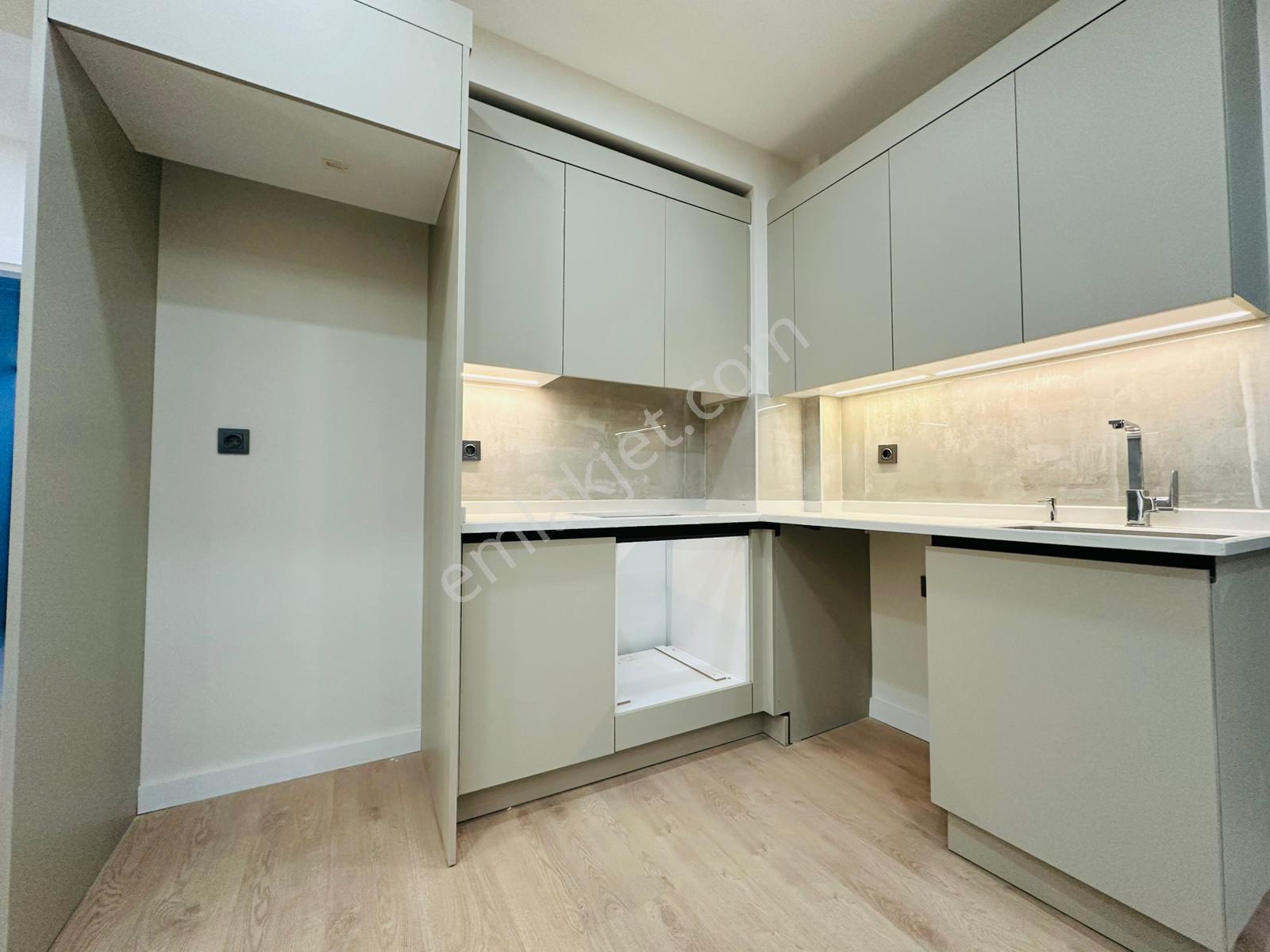 V. Aydoğmuş Mah. 1+1 Katta Havuzlu Kiralık Işıl Işıl Daire - Görsel 26