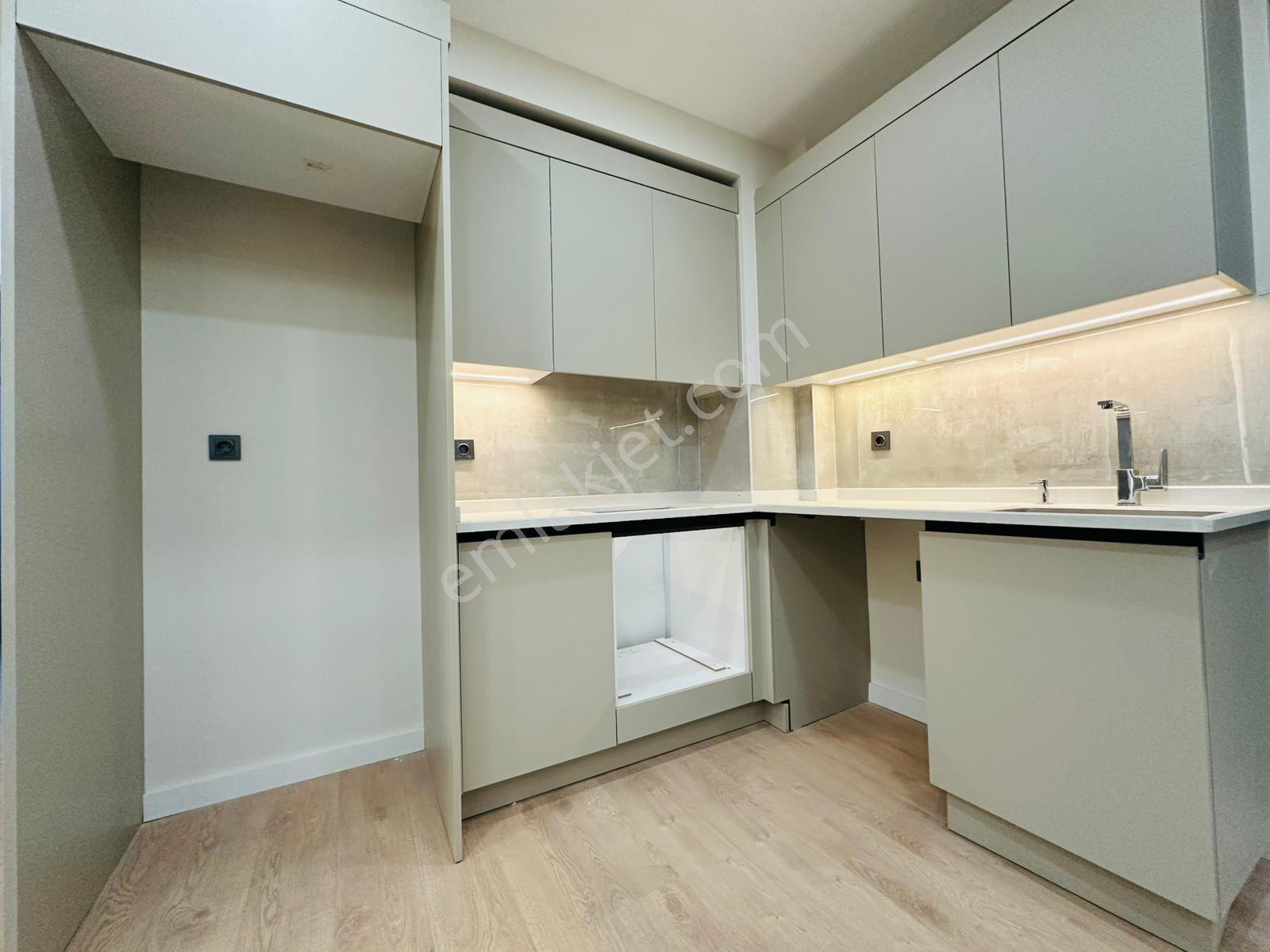 V. Aydoğmuş Mah. 1+1 Katta Havuzlu Kiralık Işıl Işıl Daire - Görsel 28