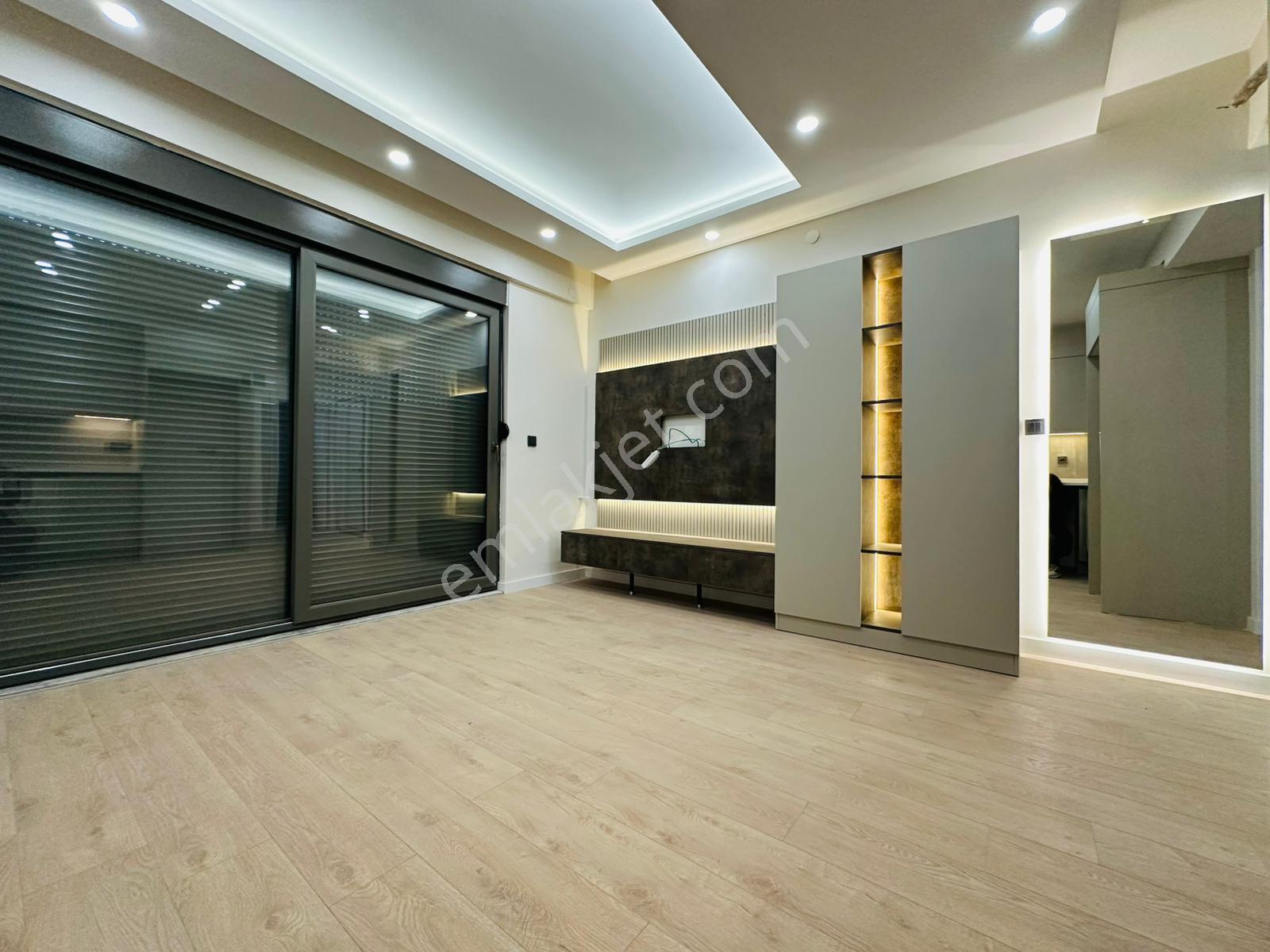 V. Aydoğmuş Mah. 1+1 Katta Havuzlu Kiralık Işıl Işıl Daire - Görsel 15