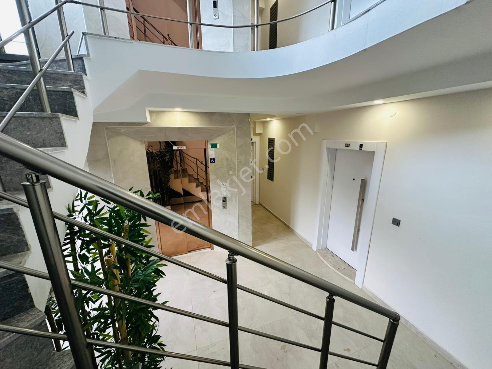 V. Aydoğmuş Mah. 1+1 Katta Havuzlu Kiralık Işıl Işıl Daire - Görsel 8
