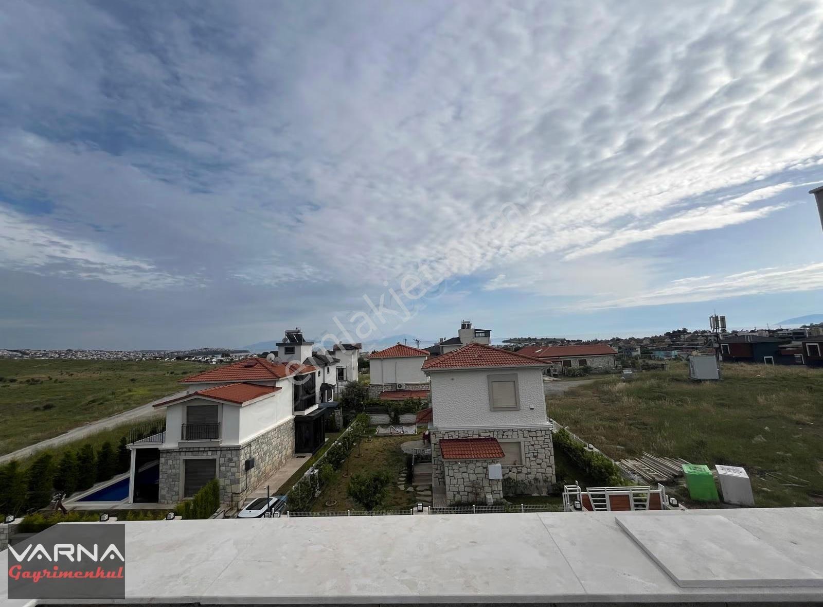 Seferihisar Akarca'da Satılık Havuzlu 5+1 190 M2 Sıfır Villa - Görsel 12
