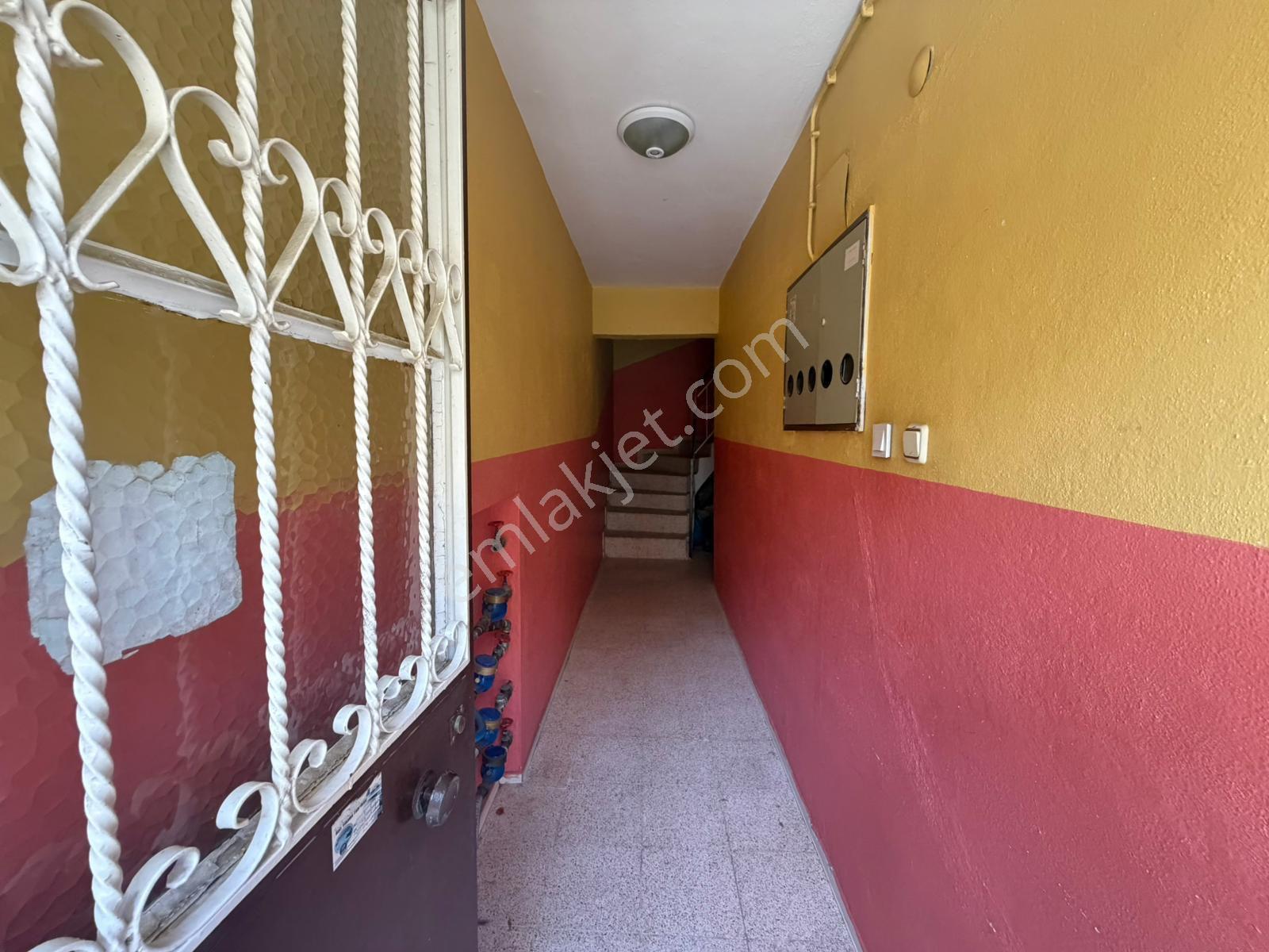 İzmir Karabağlar Sevgi Mahallesinde 4 Katlı Bina Satılık - Görsel 8