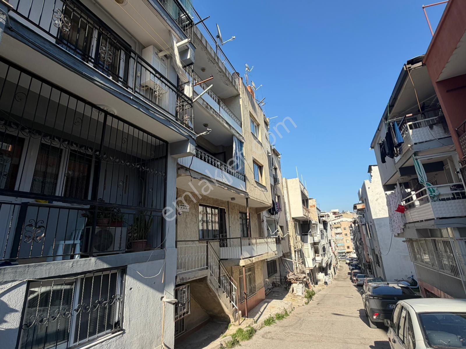 İzmir Karabağlar Sevgi Mahallesinde 4 Katlı Bina Satılık - Görsel 14
