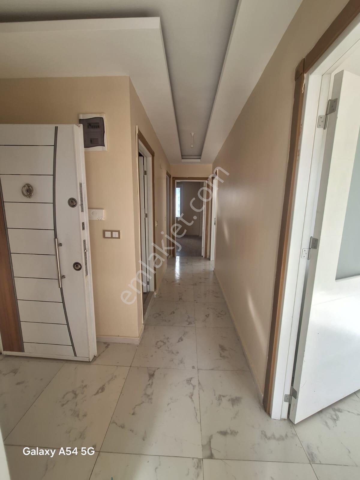 Adana Sarıçamda Çarkıparede 3+1 Açık Mutfak Kiralık Caddye Yakın Fırsat Daire - Görsel 12