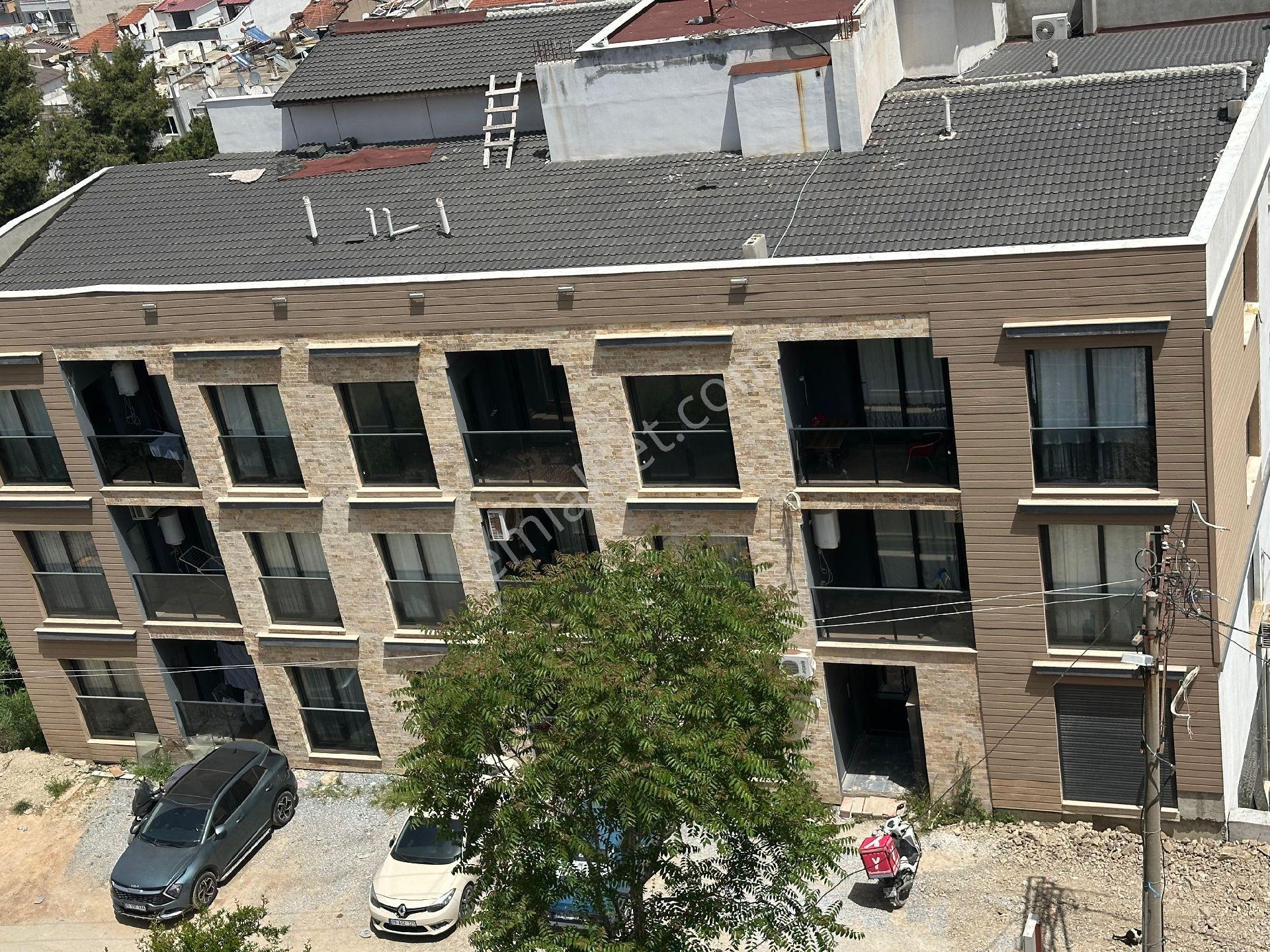 Kuşadası Alacamescit Mahallesinde Satılık Yeni 1+1 60 M2 Daire