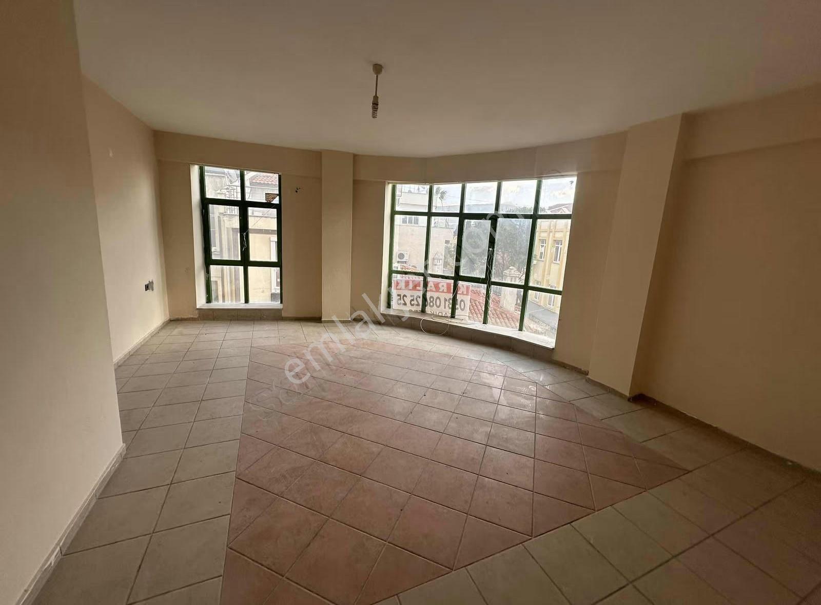 Raşit Kırlı İş Merkezin'de Kiralık Ofis - Görsel 2