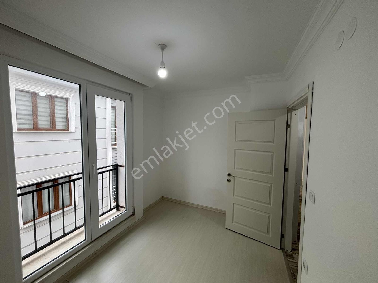 Atakum Körfez Tramvay Durağı Yolu Üzerinde Kiralık 1+1 Daire - Görsel 8