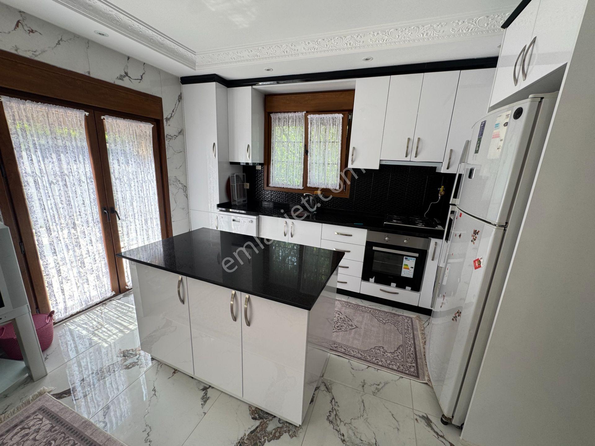 Kartepe Suadiye’de 687 M2 Arsa İçinde Satılık Müstakil Villa - Görsel 23