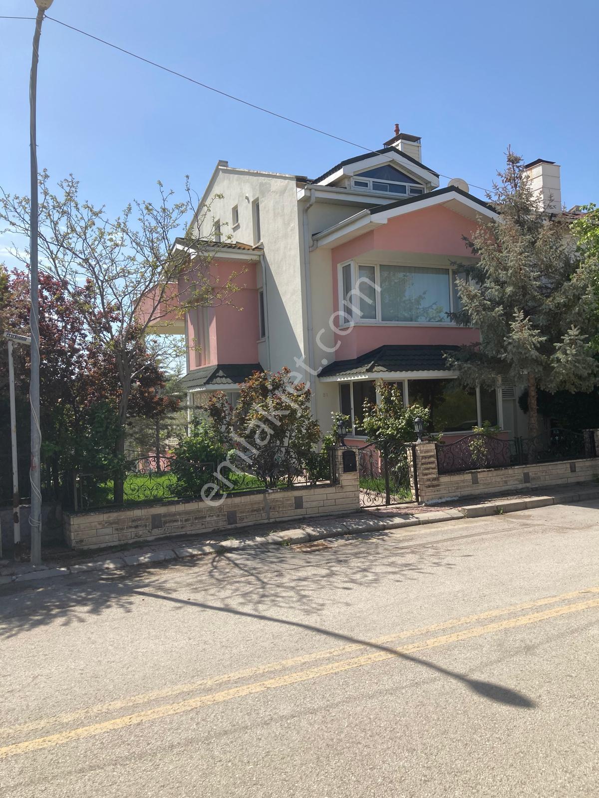 Mogan Gölü Manzaralı, Site İçinde, Sahibinden Satılık Villa