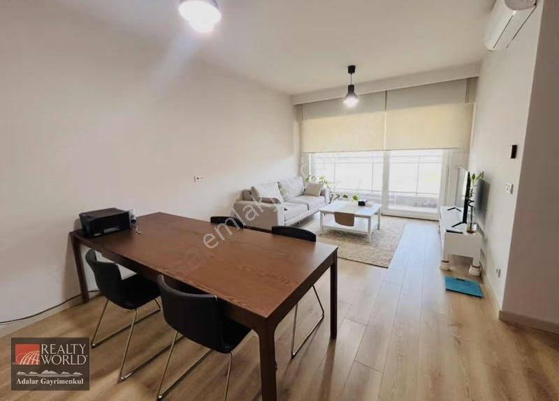 Cihan Albayrak'tan Nidapark Küçükyalı 'da Eşyalı Kiralık 2+1