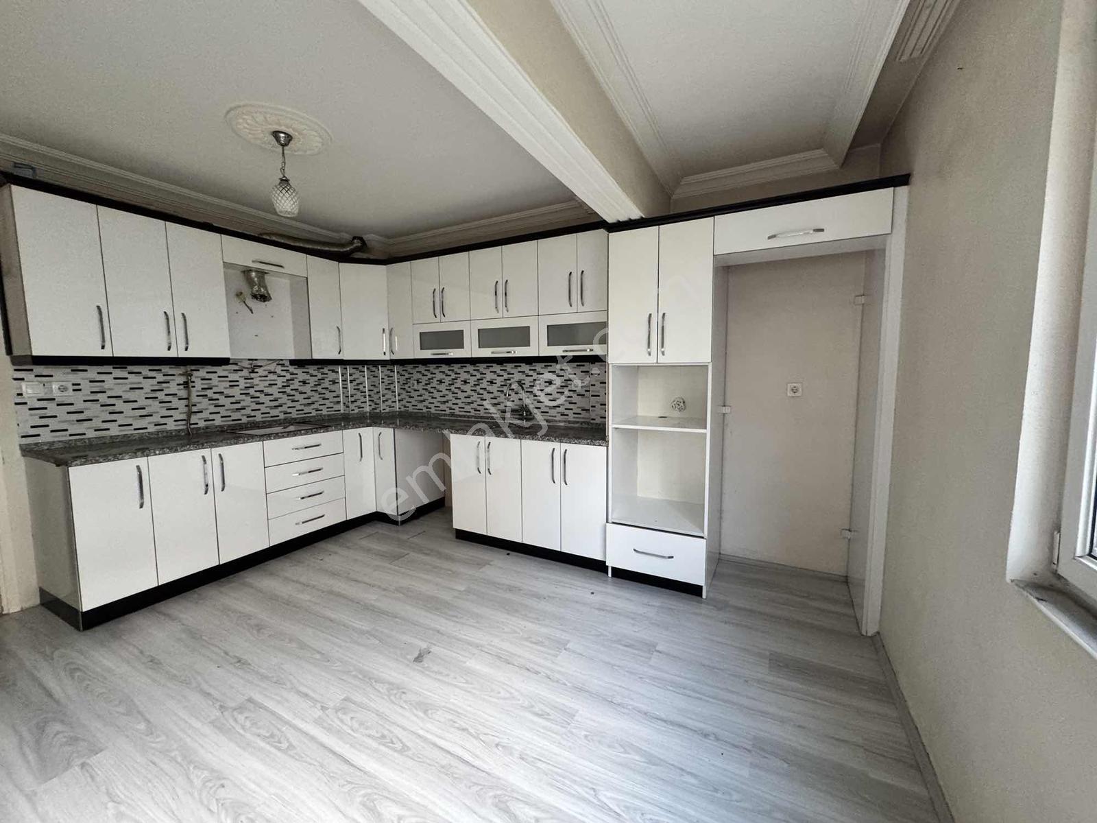 Hürriyet Mah. Özel Doğuş Yanı 135 M2 3+1 Doğalgazlı Arakat Daire