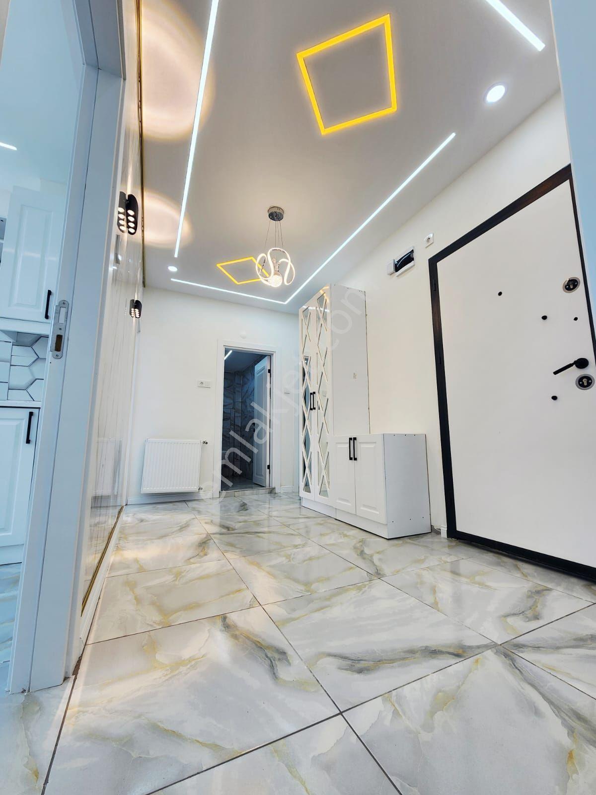 Furkan Emlak'tan Rasathane Mah.3+1 3.kat 130m2 Masrafsız Daire - Görsel 18