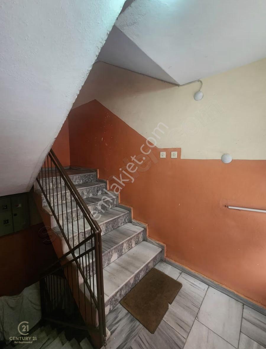 C21 Bal Dan Altıeylül Mah. De 2+1 Satılık Daire - Görsel 3