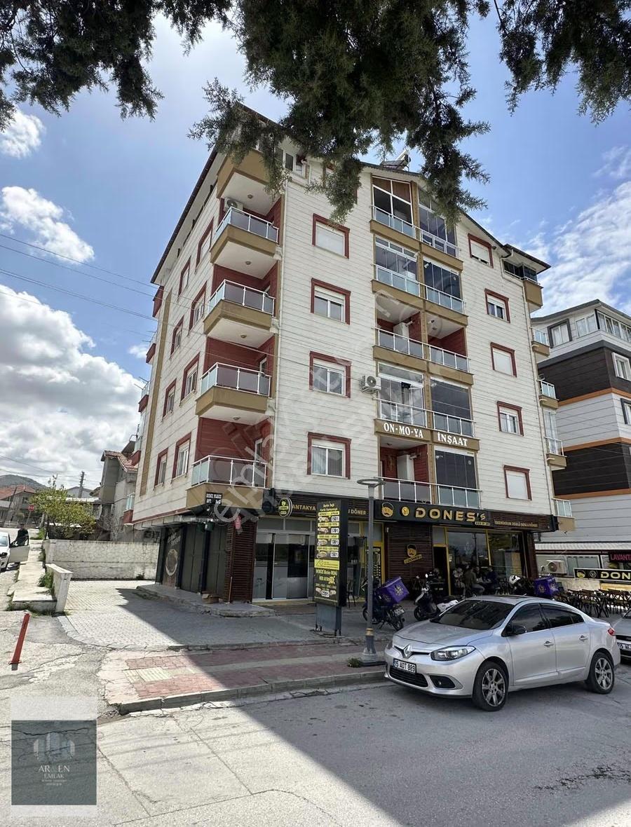 Ar&en Emlaktan Emekte Cadde Üzeri Fırsat Daire