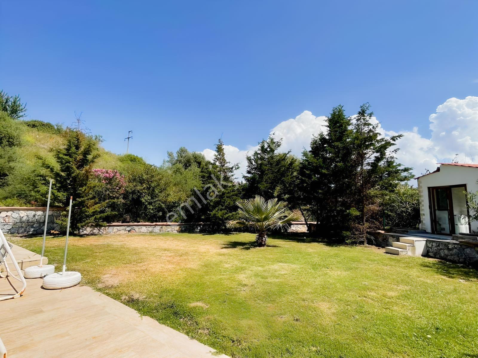 Boğaziçi Adabükü Manzaralı Havuzlu Site İçerisinde Kiralık Daire - Görsel 17