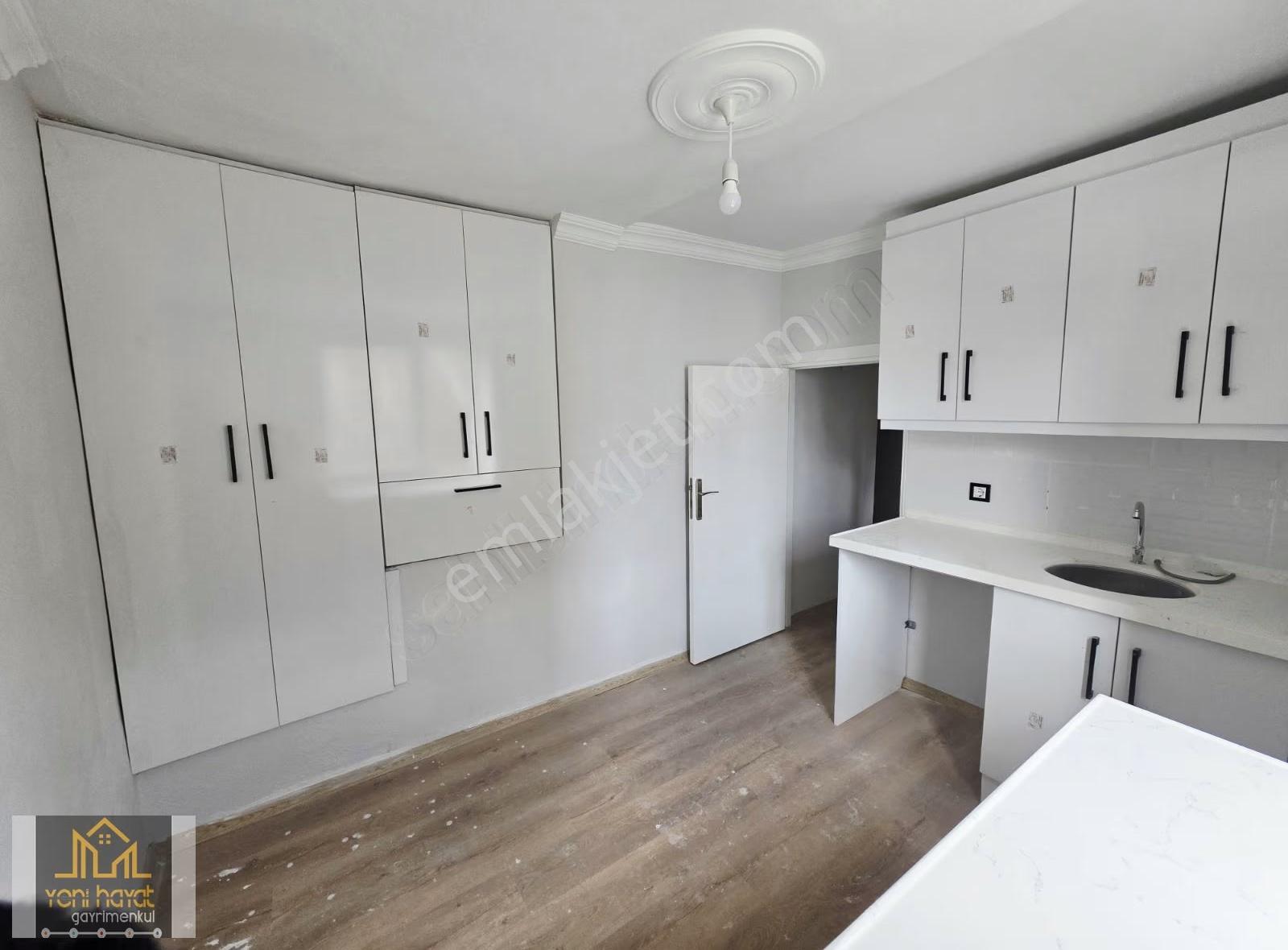 Kat Mülkiyetli Ful Yeni Yapılmış 1+0 Kutu Gibi Satılık Daire