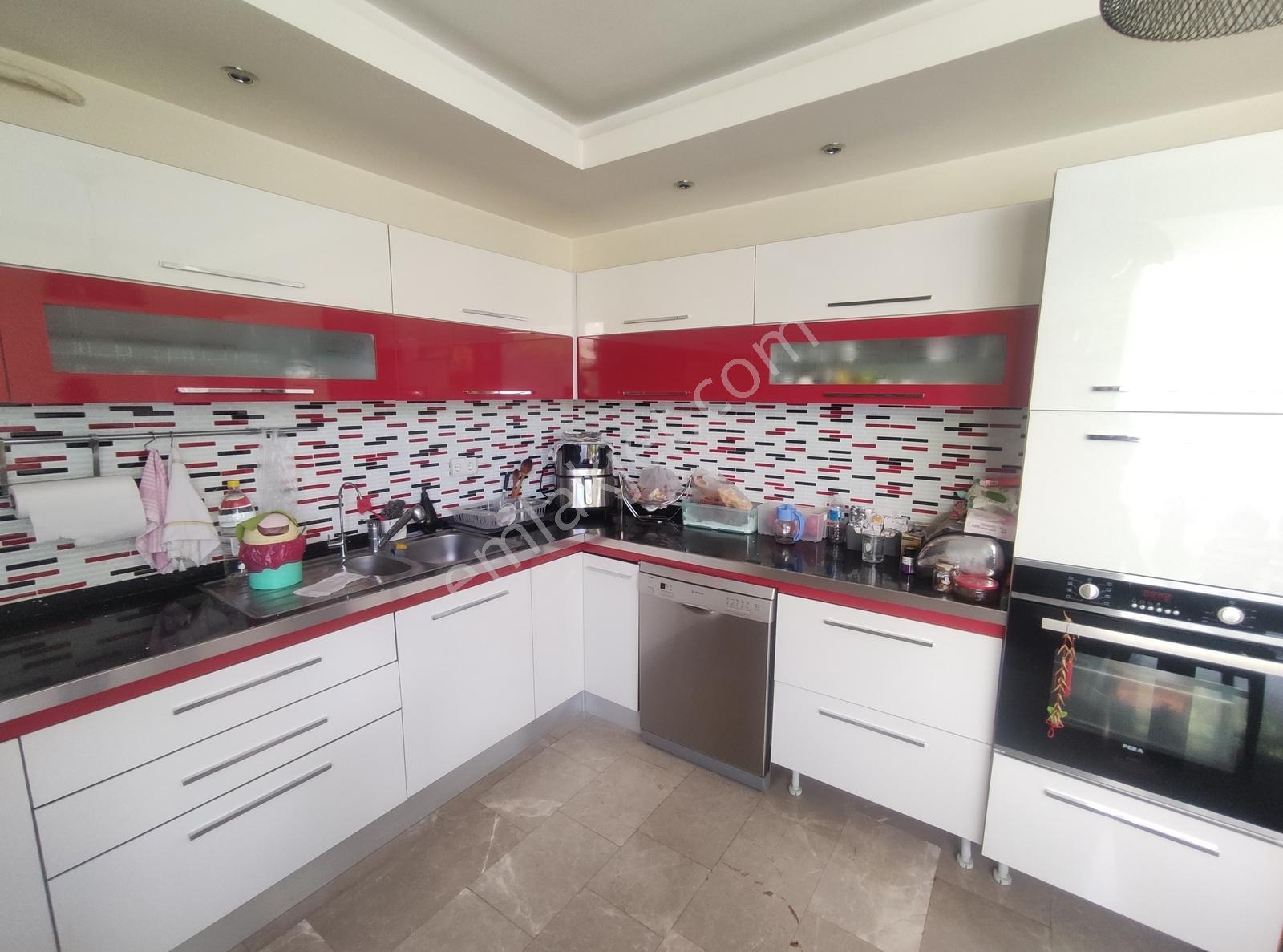 Üniversite Civarı Siteiçi Ayçadan Satılık 5+1 Bahçeli Lüks Villa - Görsel 22