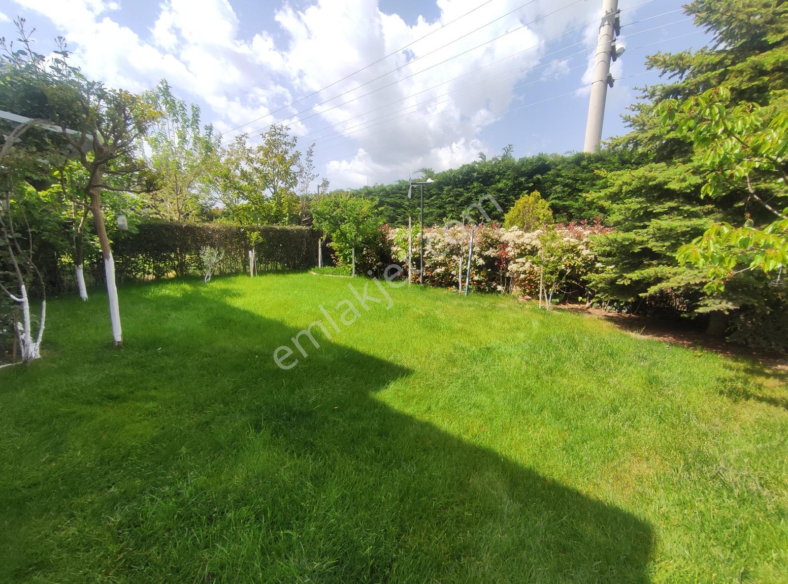Üniversite Civarı Siteiçi Ayçadan Satılık 5+1 Bahçeli Lüks Villa - Görsel 26