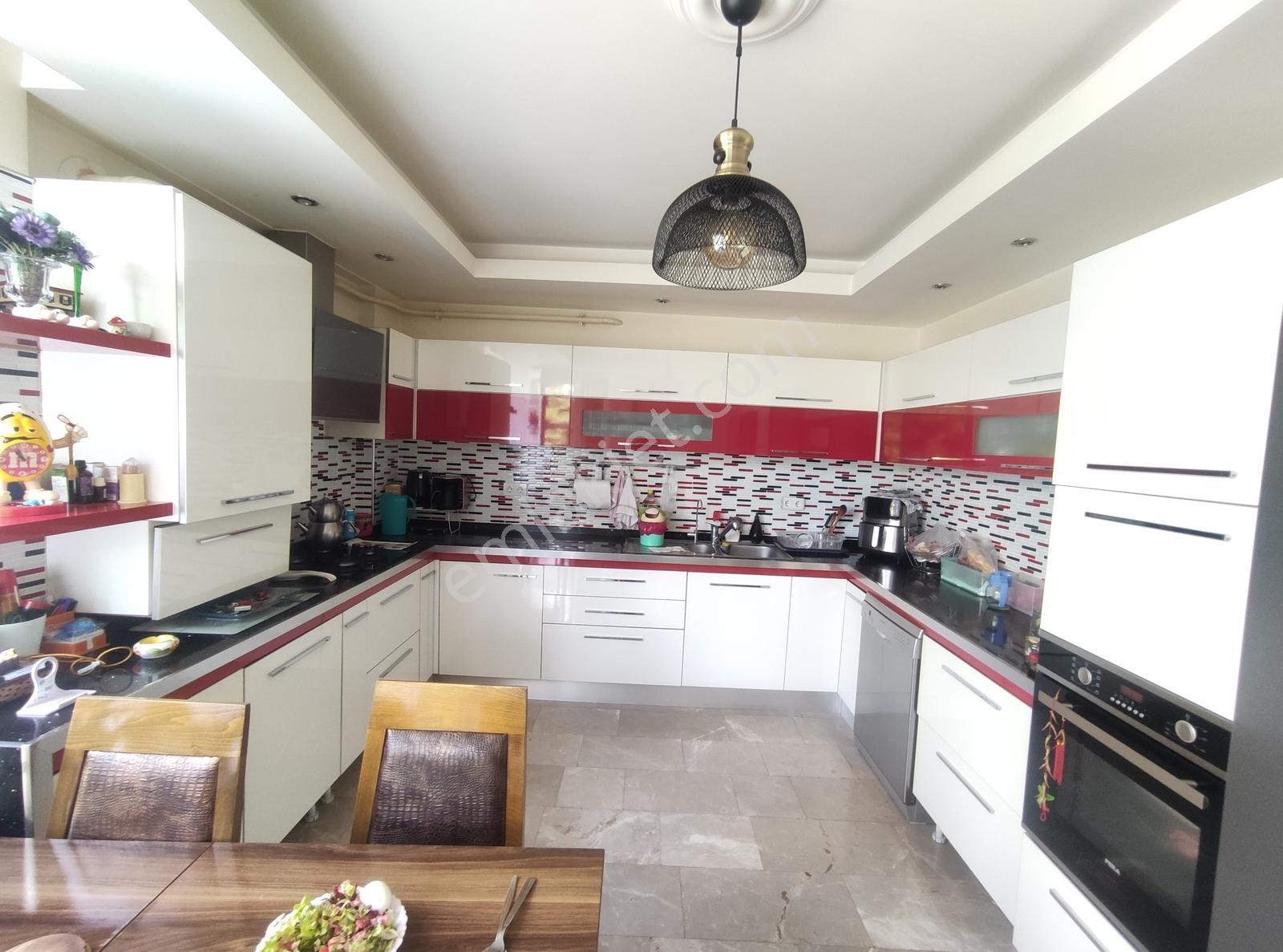 Üniversite Civarı Siteiçi Ayçadan Satılık 5+1 Bahçeli Lüks Villa - Görsel 20