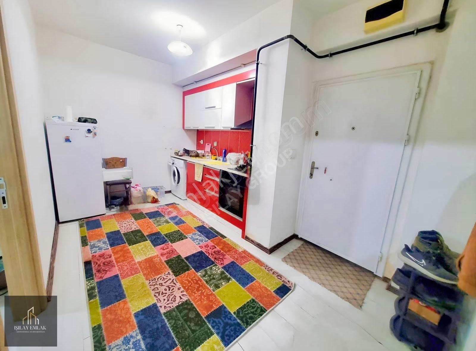 Afyon Erenler Mahallesi 2+0 Eşyalı Kiracılı Satılık Daire - Görsel 9