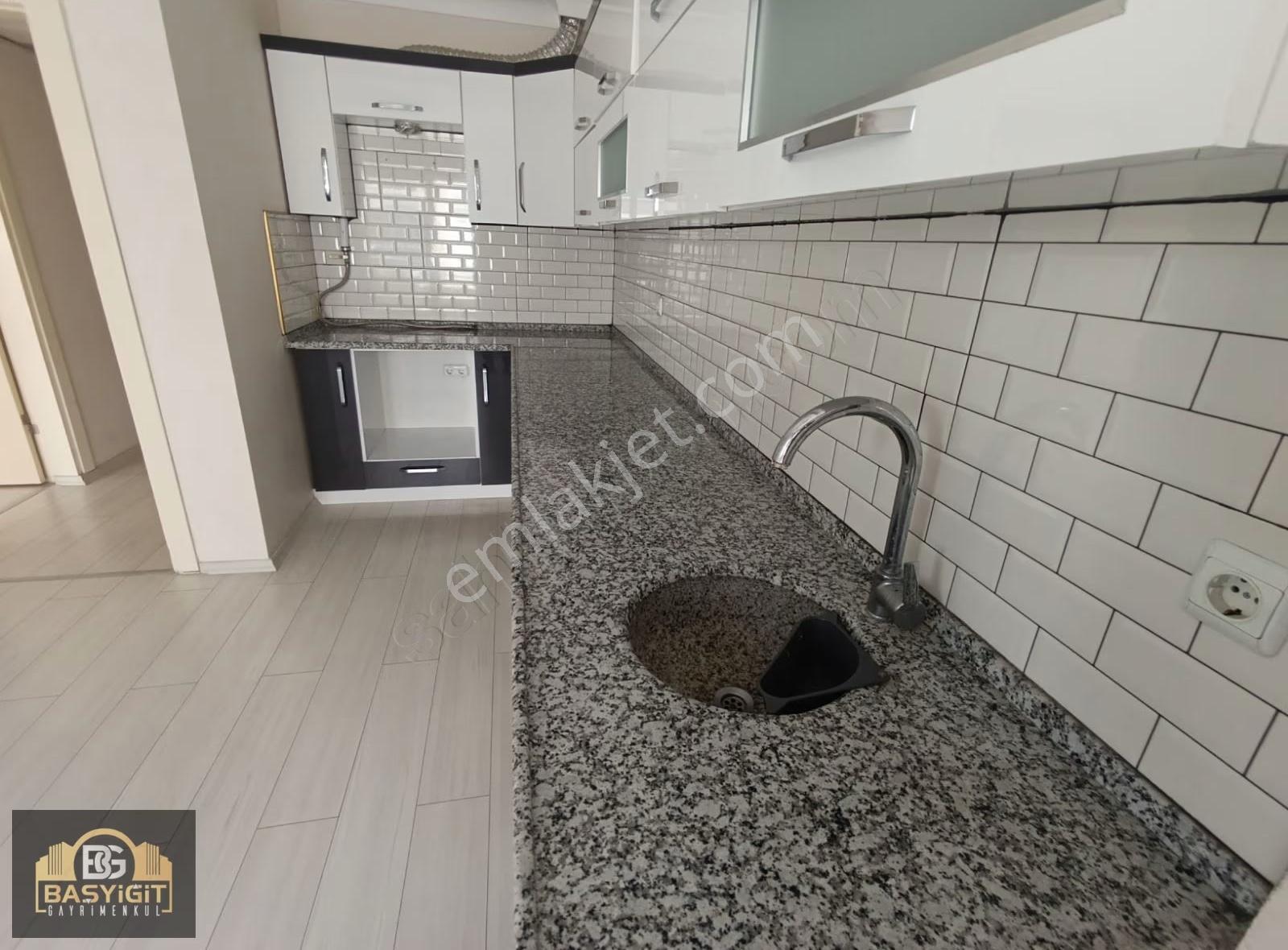 Reşat Bey Mh. 2+1, 110 M2, Yırcalı Okulu Karşısı Kiralık Daire - Görsel 3