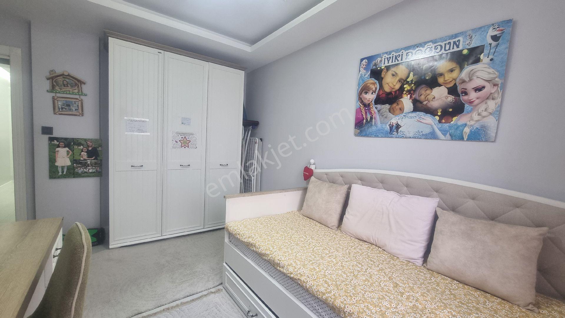 Ayvalı Kardeşlerde Katta Full Yapılı Asansörlü - Görsel 12