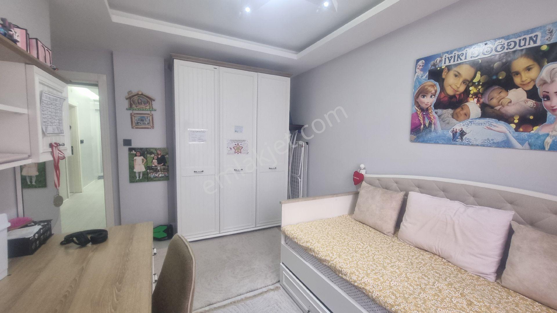 Ayvalı Kardeşlerde Katta Full Yapılı Asansörlü - Görsel 11
