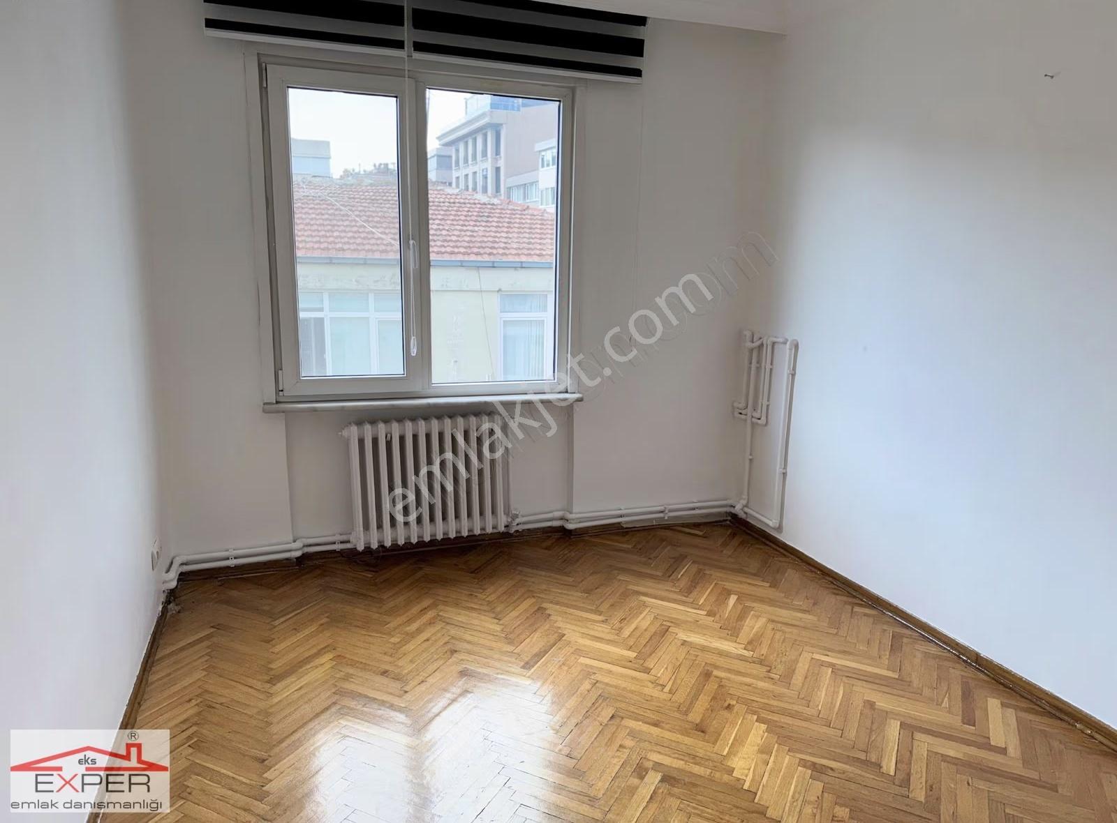 Valikonağı Caddesi'nde; 100m2 Bakımlı, Aydınlık 3+1 Köşe Daire: - Görsel 3