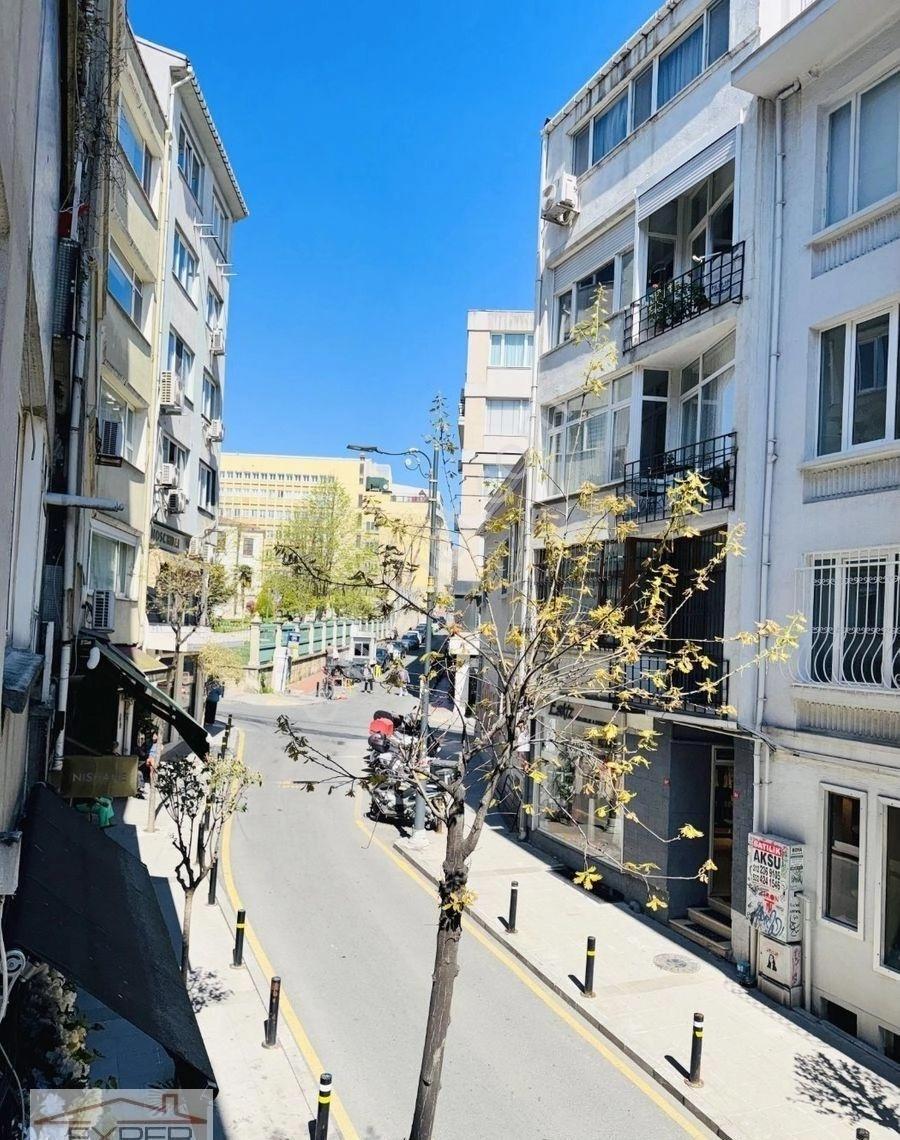 Teşvikiye Camii Yanı Başı Ahmet Fetgari Sokak'ta,mükemmel Konumda,tabela Değeri Yüksek, 1.katta 75m2 - Görsel 15