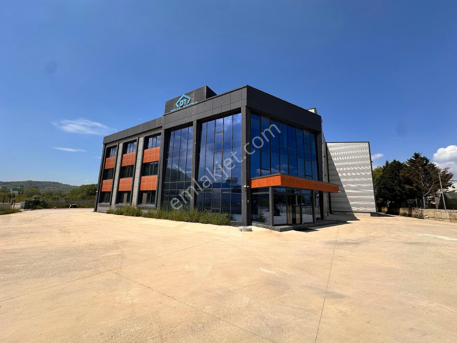 Remax Mavi Senem Koç Sakarya Arifiye'de Kiralık 3460m2 Fabrika
